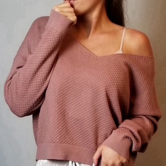 Aritzia Sweaters - Aritzia Babaton Lita Long Sleeve Sweater Top Mauve